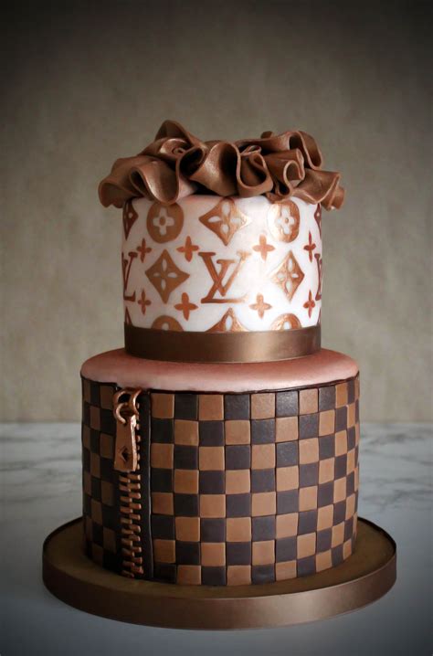 lv design cake